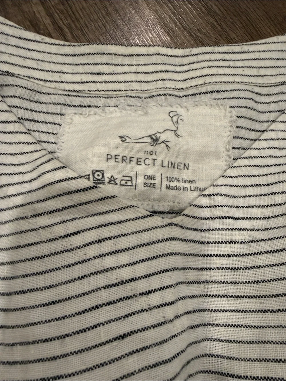 notPERFECTLINEN Striped Scoop-Neck Tee in White and Black - Picture 2 of 3